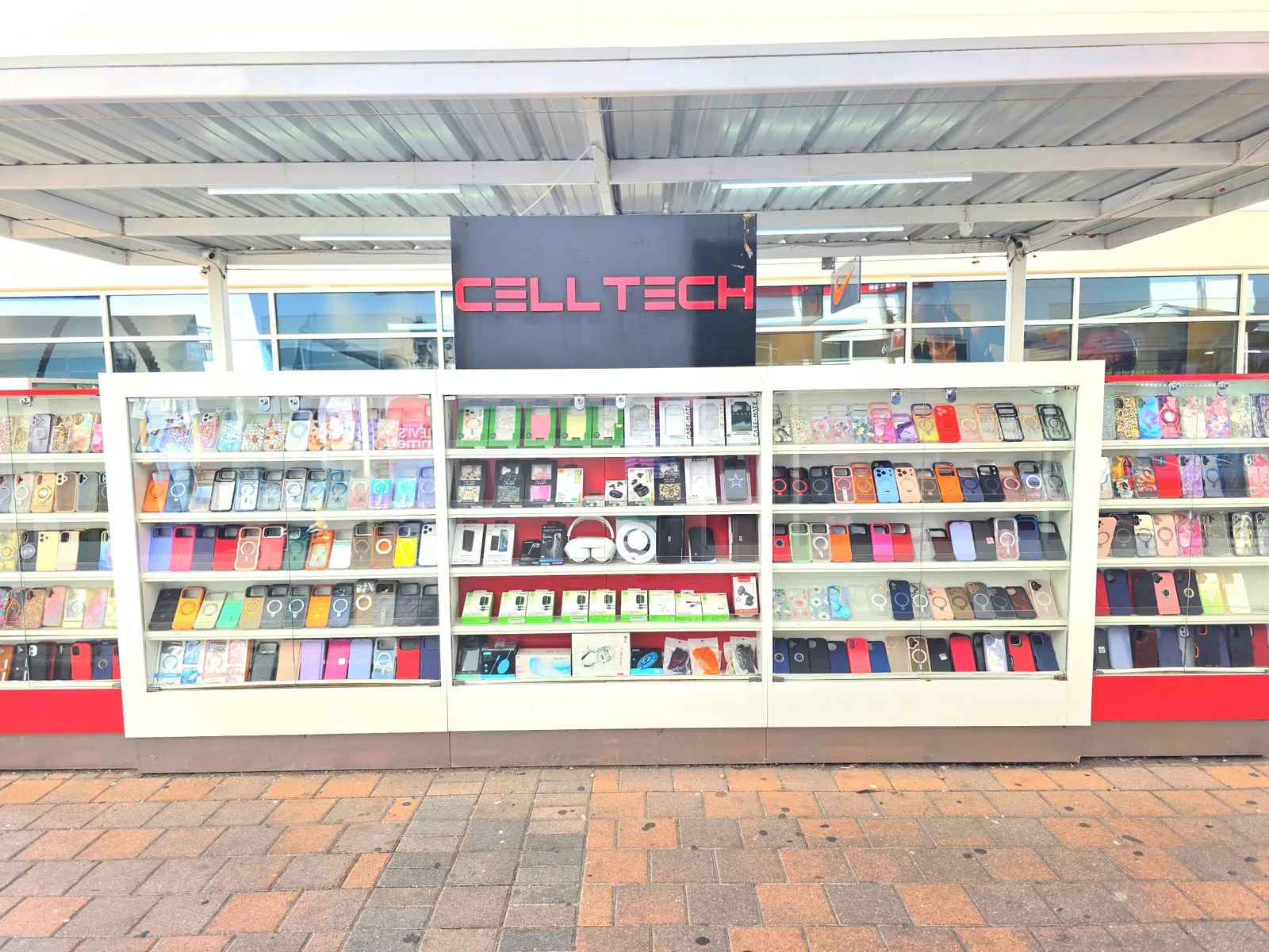 The CELLTECH store at Grand Prairie Premium Outlets